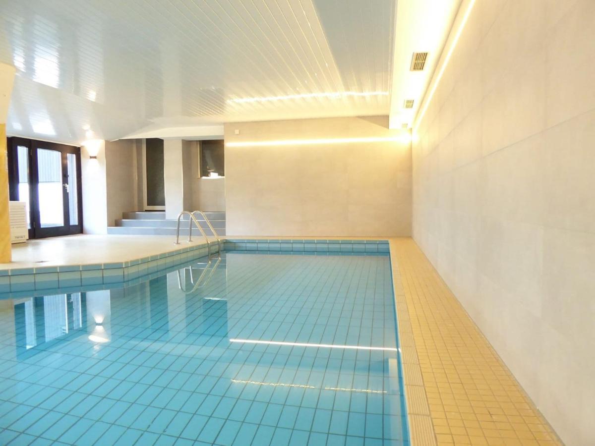 Modern In With Swimming Pool Apartment *